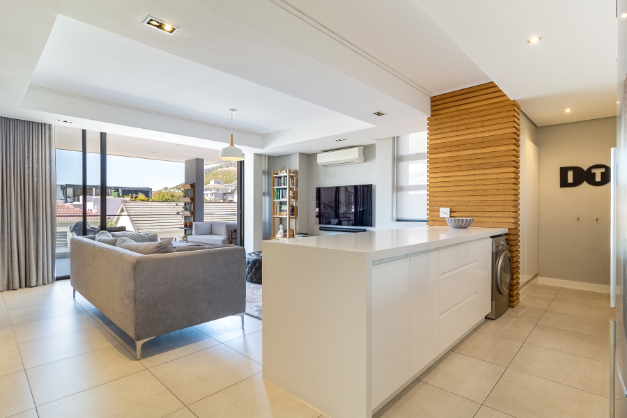 To Let 2 Bedroom Property for Rent in Fresnaye Western Cape